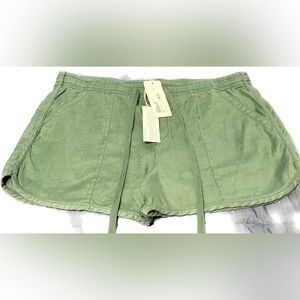 Level 99 linen blend shorts with 3 inch inseam purchased from Evereve.